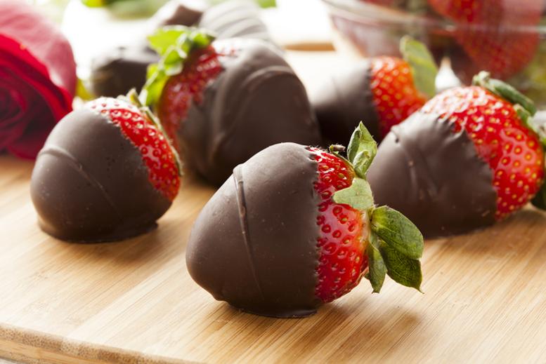 postres fáciles - fresas con chocolate