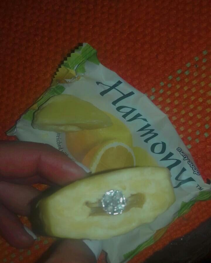 le pide matrimonio en un jabón